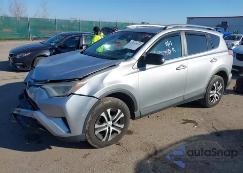 2017 Toyota Rav4 Le z USA, uszkodzony, nr VIN 2T3BFREV2HW550825